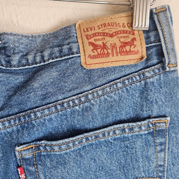 Levi's Blue '94 Baggy Wide Leg Jeans Raw Distressed Hem Size 29 Cropped - Picture 9 of 13